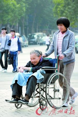 东莞:八成城镇老人享居家养老服务