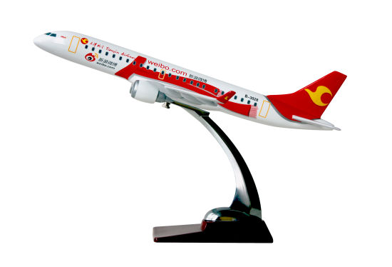 天津航空微博号飞机模型义卖捐助扬帆计划